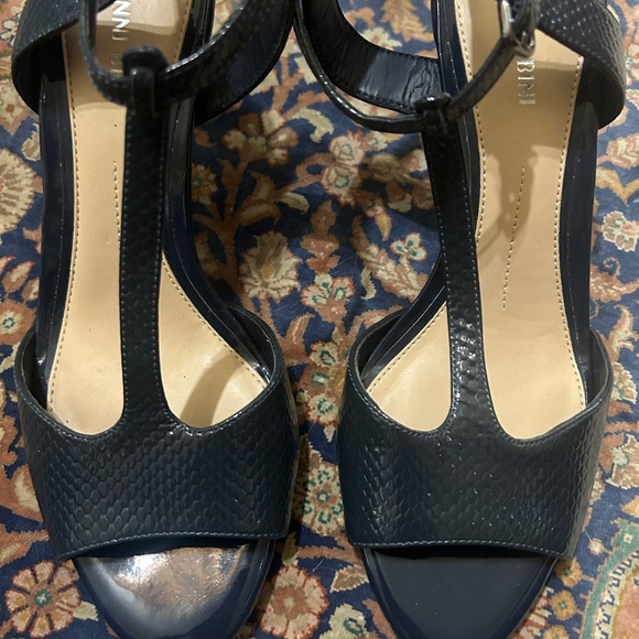 Like new GIANNI BINI Emmalyn LUX BLUE
Heels. Size 8. T-strap.  Show no wear! - Picture 1 of 9